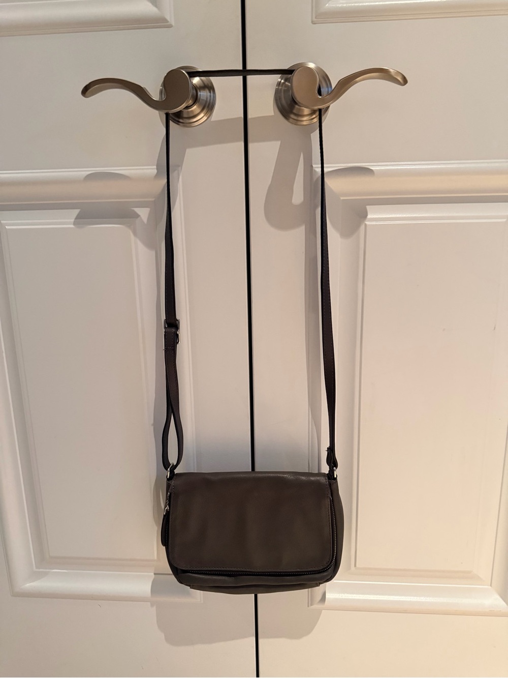 Women’s Crossbody Bag in Grey - Adjustable Strap